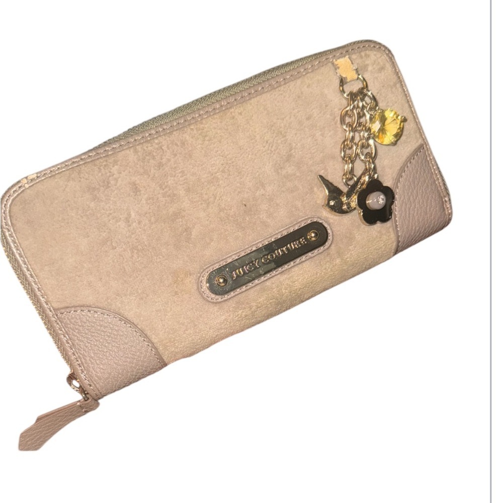 Vintage Juicy Couture Beige Wallet with Charm